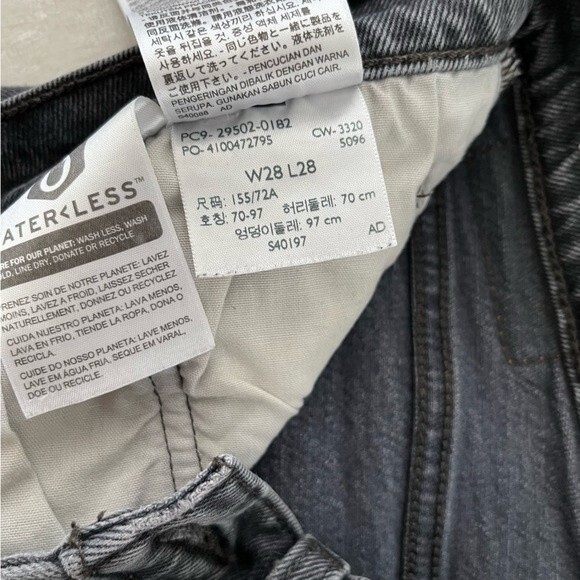 Levi's 501 High Rise Skinny Jeans Black with Distressed Knee, Size 28 NWOT - Picture 9 of 10